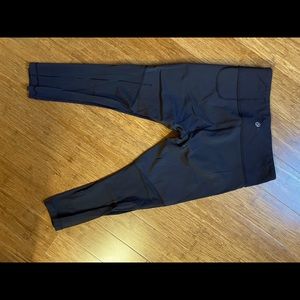 Black crop lululemon leggings